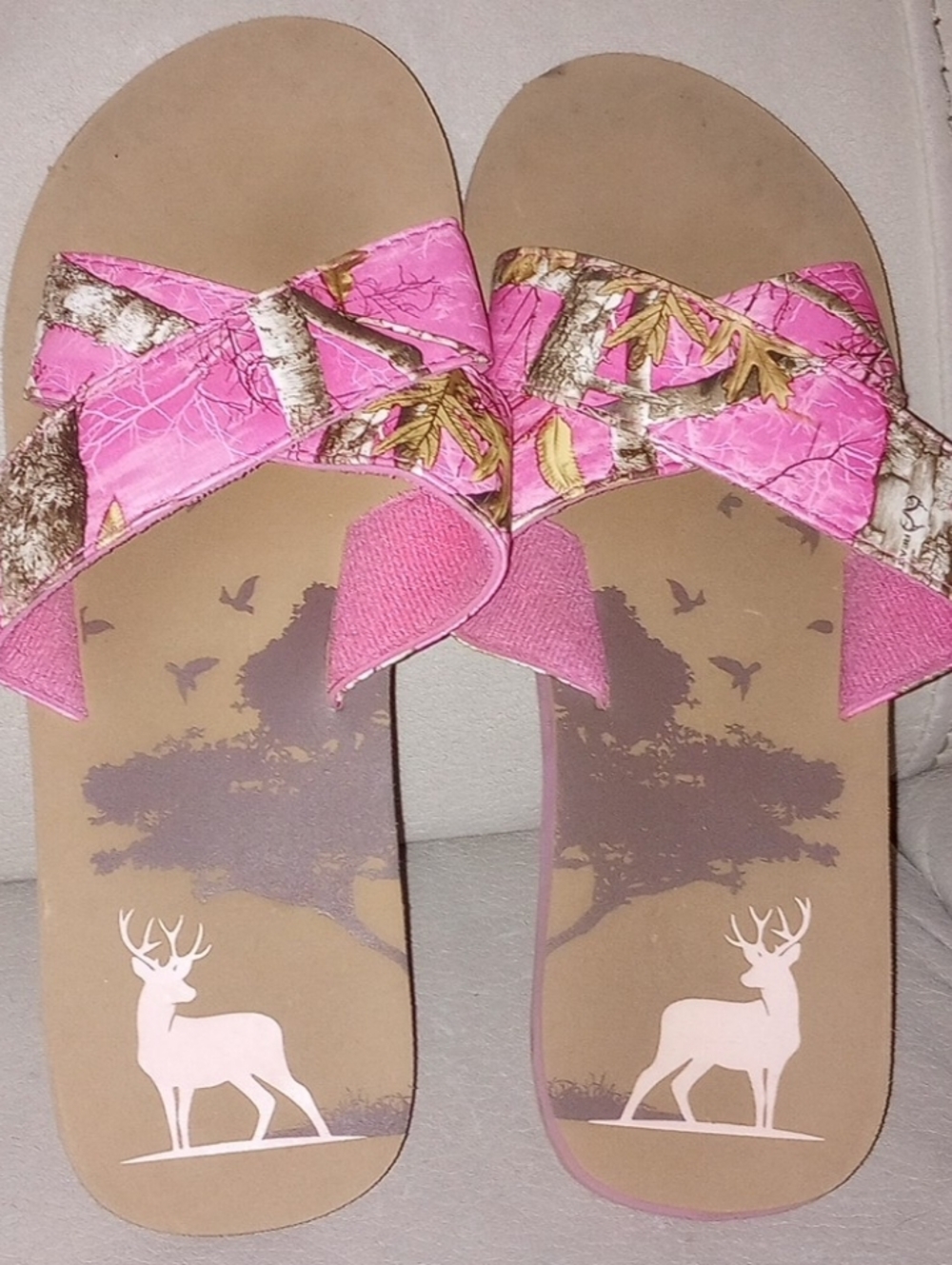 Realtree Pink Camo Cross-Band Women's Sandals